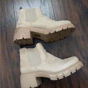 Women's Tan Ankle Boots